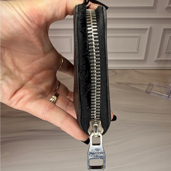 Louis Vuitton Epi Black Zippy Long Wallet – Project Piece – Authentic - Picture 6 of 12